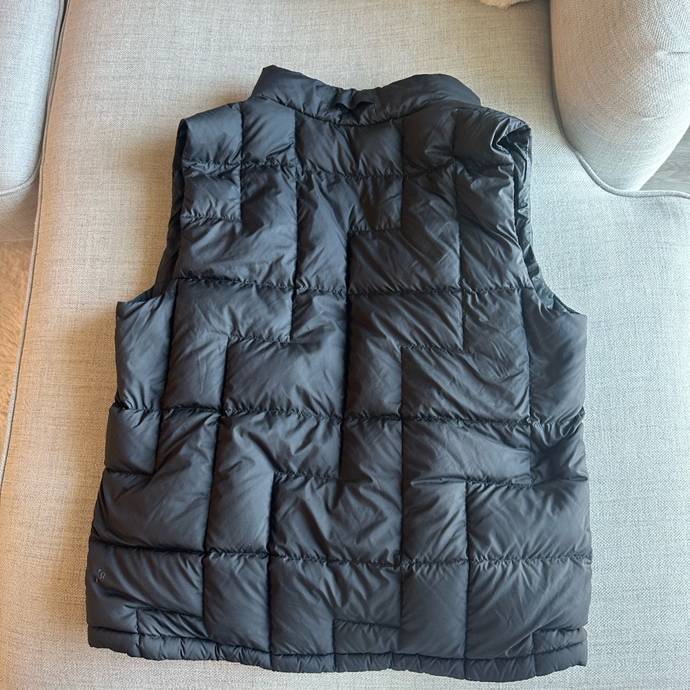 Lululemon Athletica Charcoal Puffer Vest - Picture 4 of 4